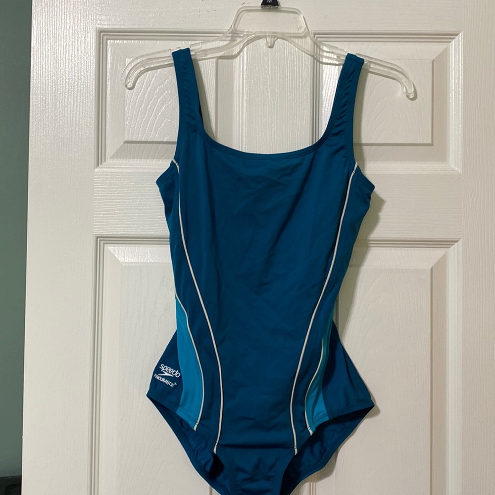 Speedo size 8 swimsuit ladies